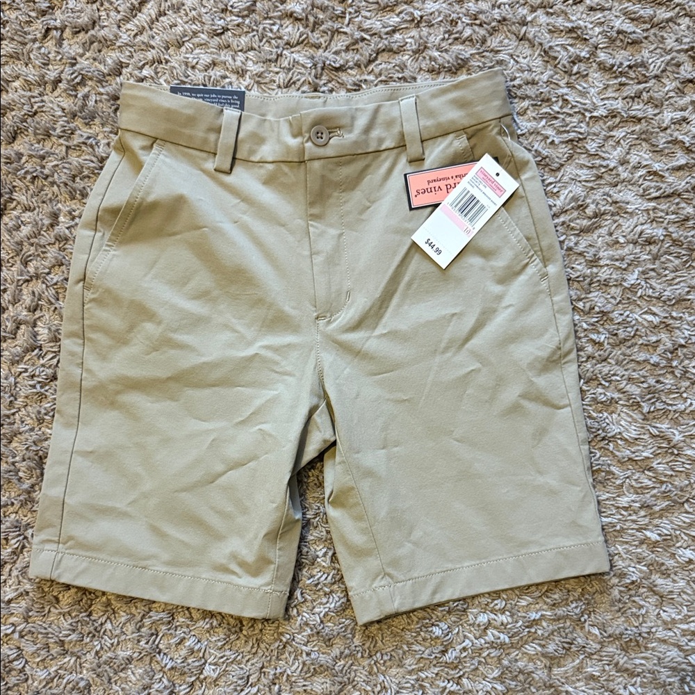Boys Vineyard Vines Tan Shorts size 10